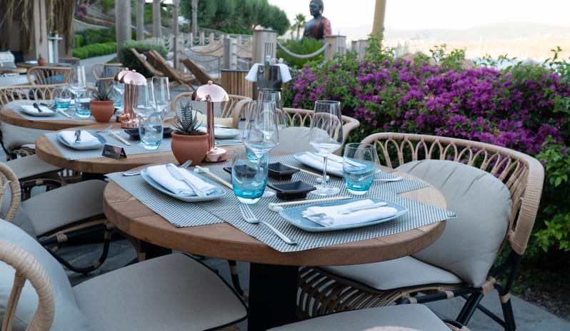 CARESSE HOTEL - BUDDHA BAR OUTDOOR DINING